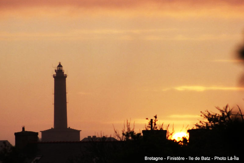 Ile de Batz, coucher de soleil au Phare